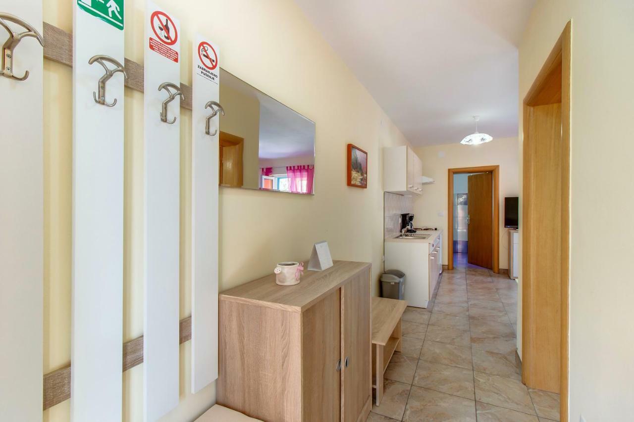 Apartmani Villa Casper Lussingrande Esterno foto