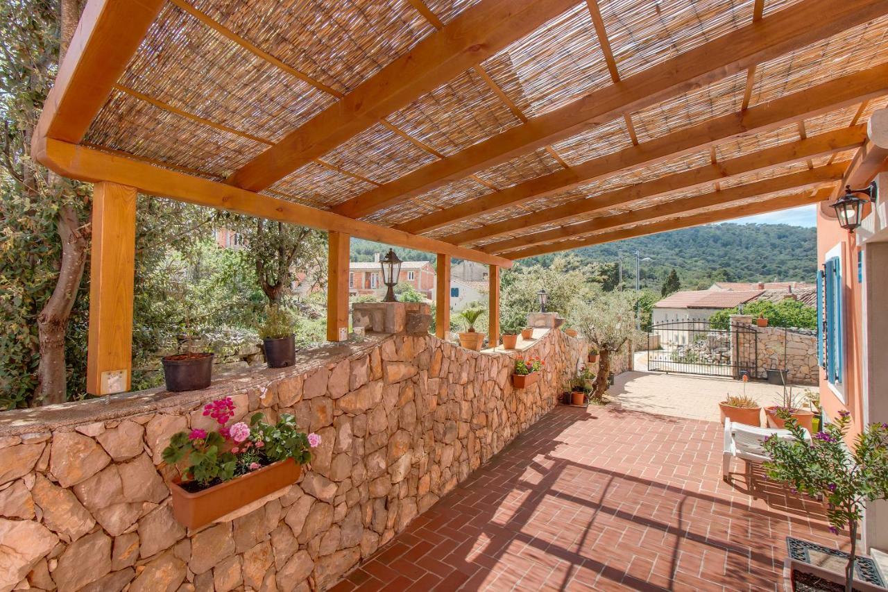 Apartmani Villa Casper Lussingrande Esterno foto