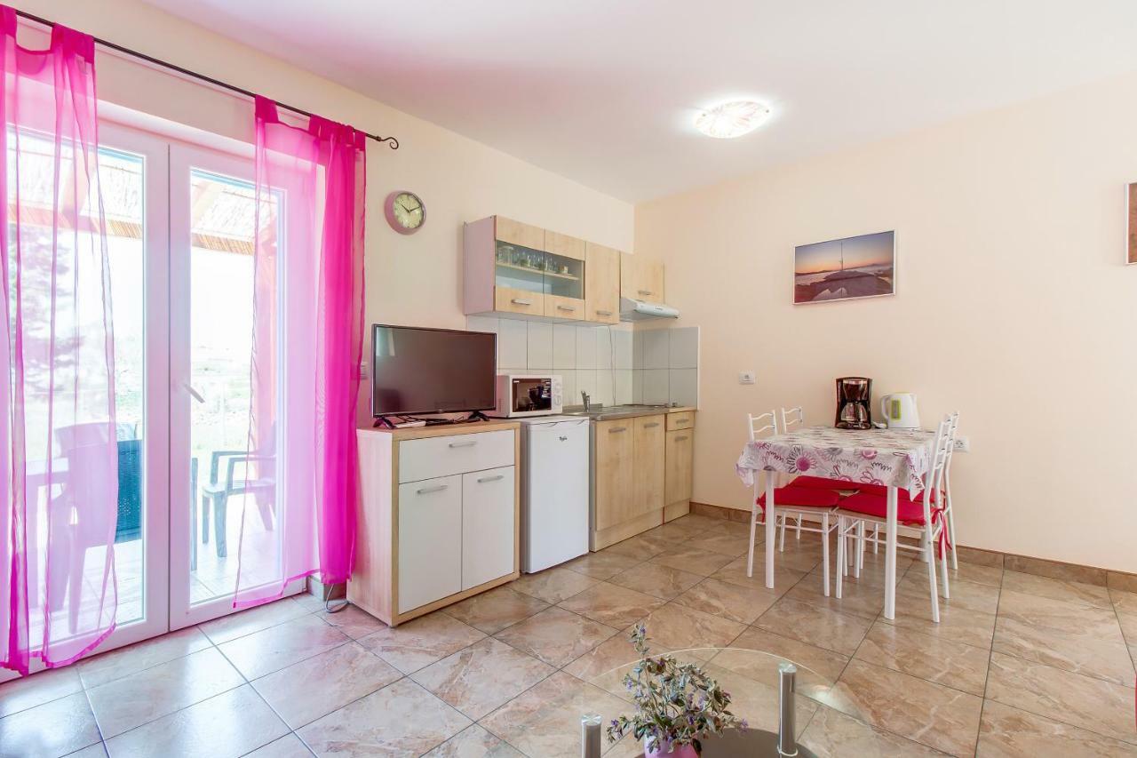 Apartmani Villa Casper Lussingrande Esterno foto